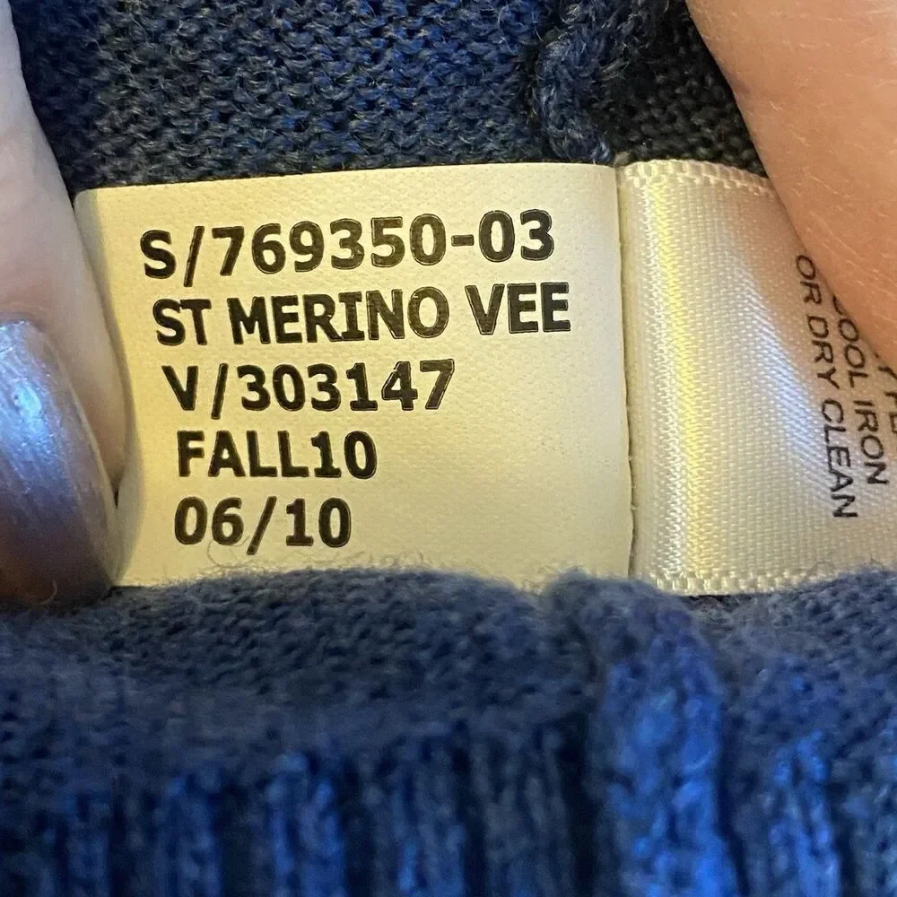 Banana Republic Men’s Extra Fine Merino Wool V-Neck Sweater Blue 100% Merino